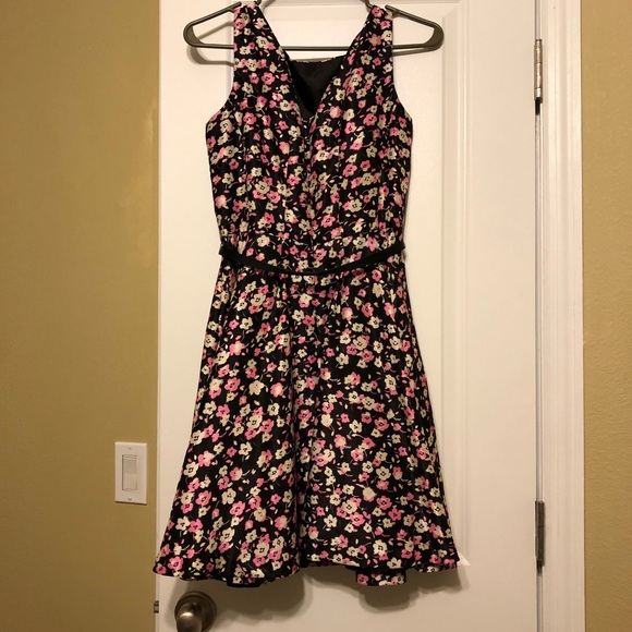 Taylor Flaired Floral Belted Dress - Picture 3 of 8